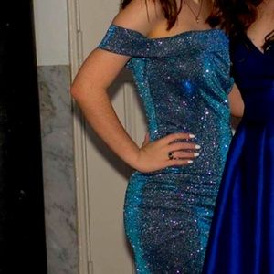 🦋Lenovia Off Shoulder Metallic Trumpet Dress🦋